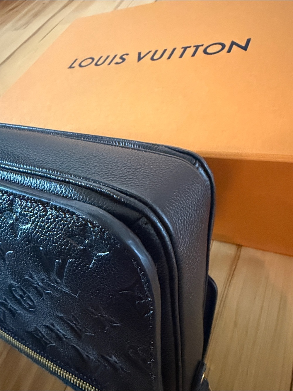 Louis Vuitton Black Empreinte Pochette Metis Crossbody Bag with Gold Hardware - Picture 14 of 14